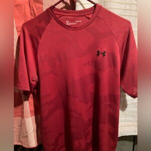 Under Armour Red Camo Shirt T-shirt Men’s Medium Loose